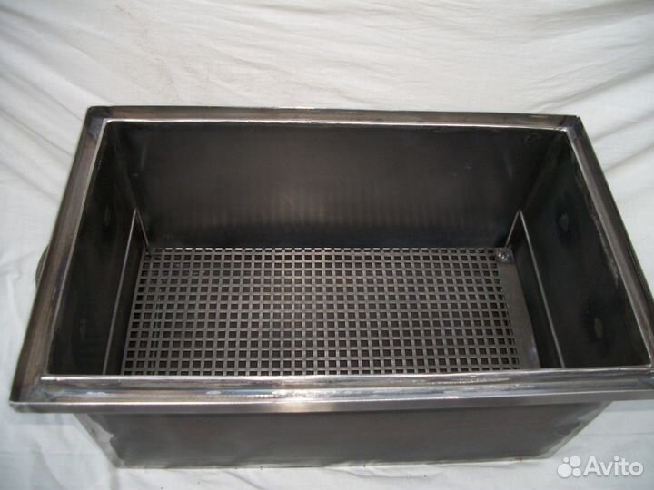 Коптильня с гидрозатвором новая