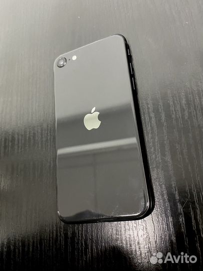 iPhone SE, 128 ГБ