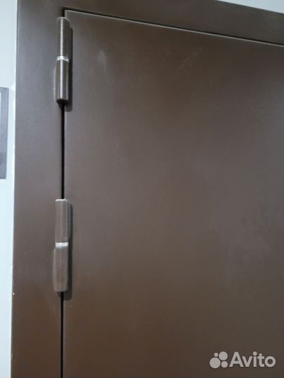 Дверь входная железная