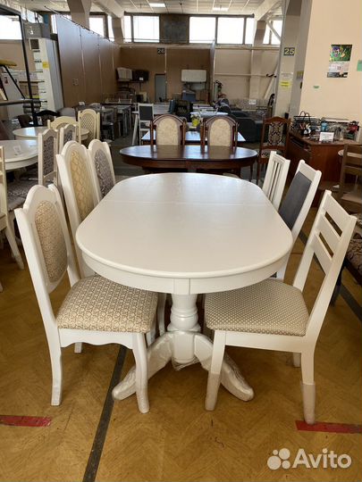 Стол обеденный