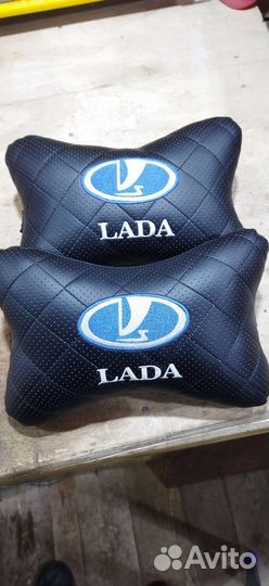 Подушка на подголовник автомобиля