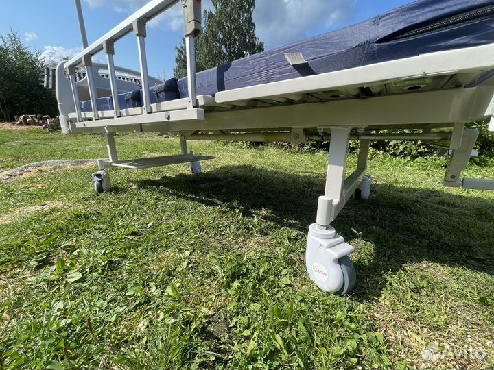 Медицинская кровать для лежачих больных