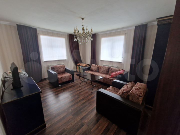 2-к. квартира, 65 м², 1/2 эт.