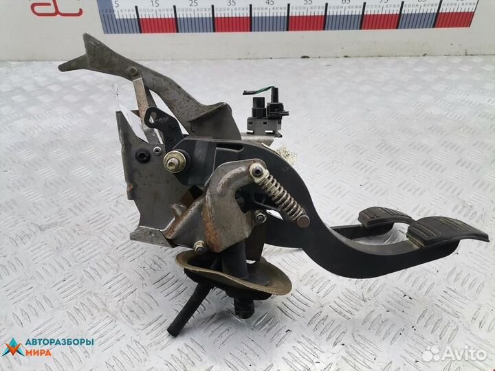 Педаль Ford Mondeo 3 2001