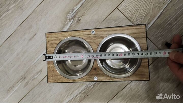 Подставка для мисок животным