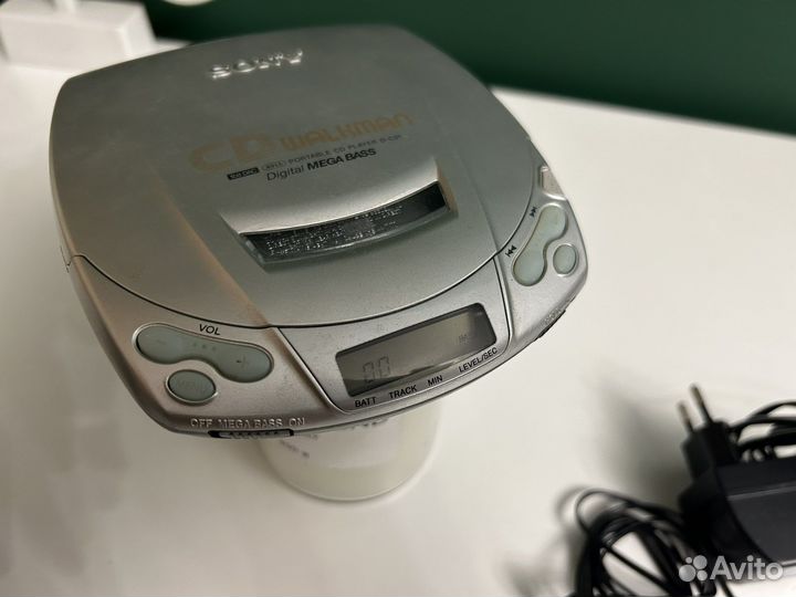 CD плеер Sony Walkman D-C21