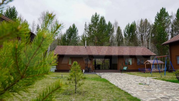 Коттедж 300 м² на участке 20 сот.