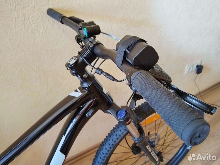 Велосипед GT Avalanche Comp black