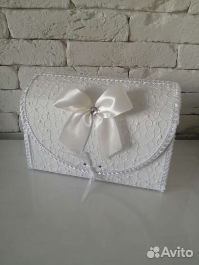 Свадебный сундук, казна для подарков