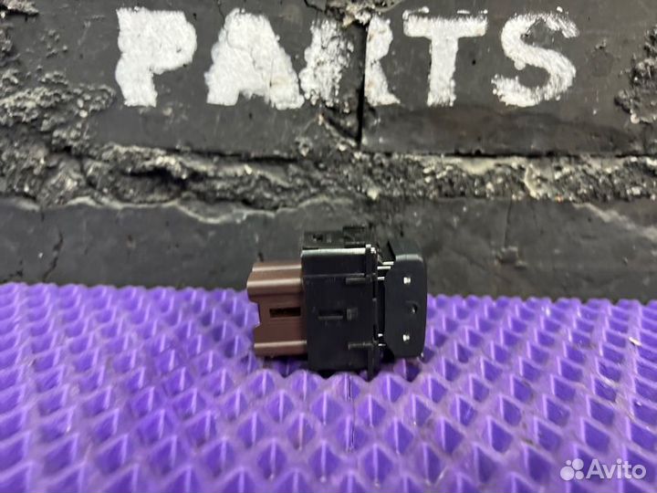 Кнопка подогрева сидений Nissan X-Trail