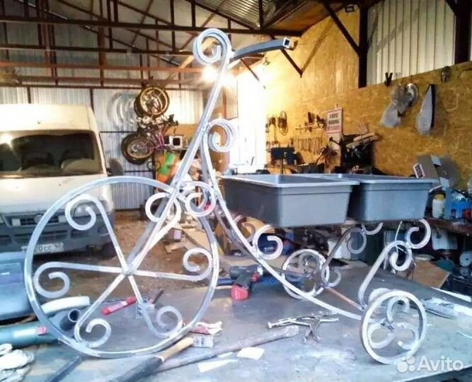 Подставка для цветов металлическая 1750