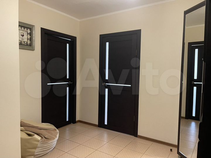 2-к. квартира, 55 м², 1/3 эт.