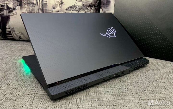 Asus ROG Strix G17 RTX 4070 Ryzen 9 7845HX 2.5K