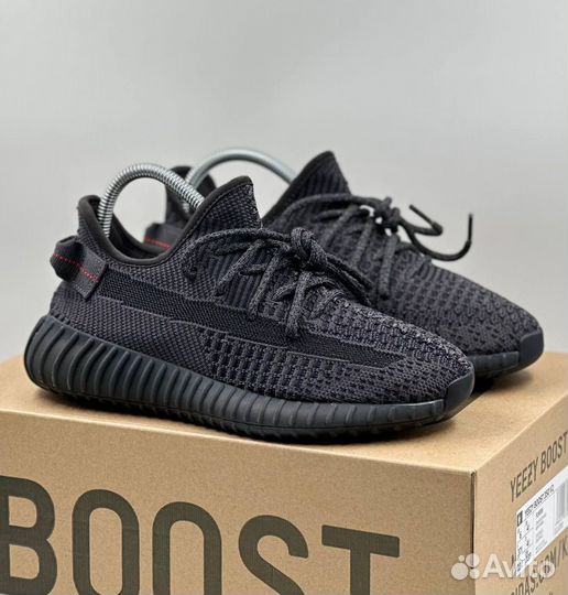 Кроссовки женские Adidas Yeezy Boost 350