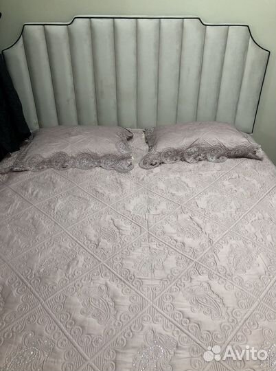 Покрывало на кровать новое