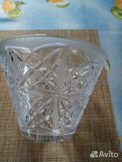 Хрустальная ваза