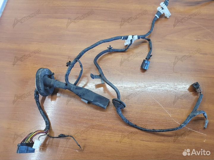 Проводка фары перед право Mitsubishi Aspire 98-03