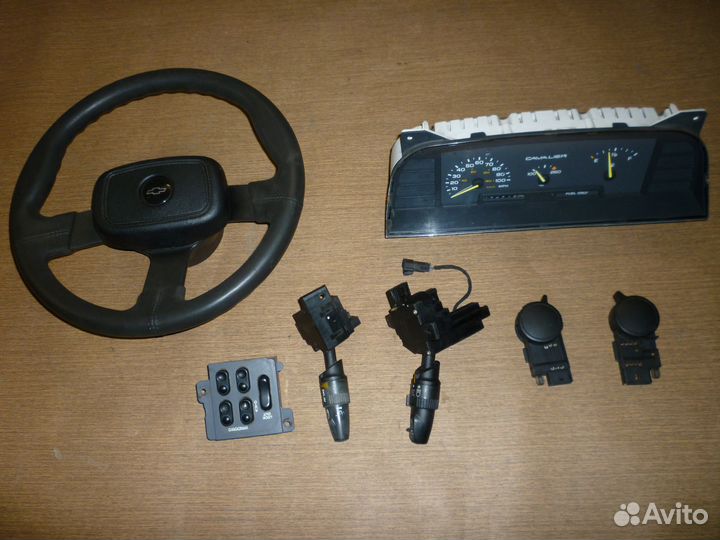 Кронштейн капота Chevrolet Cavalier 2 (1992 г.в)