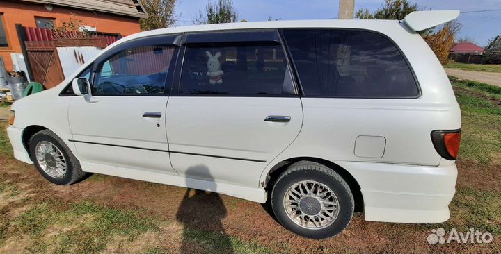 Nissan Bassara 2.4 AT, 2000, 309 000 км