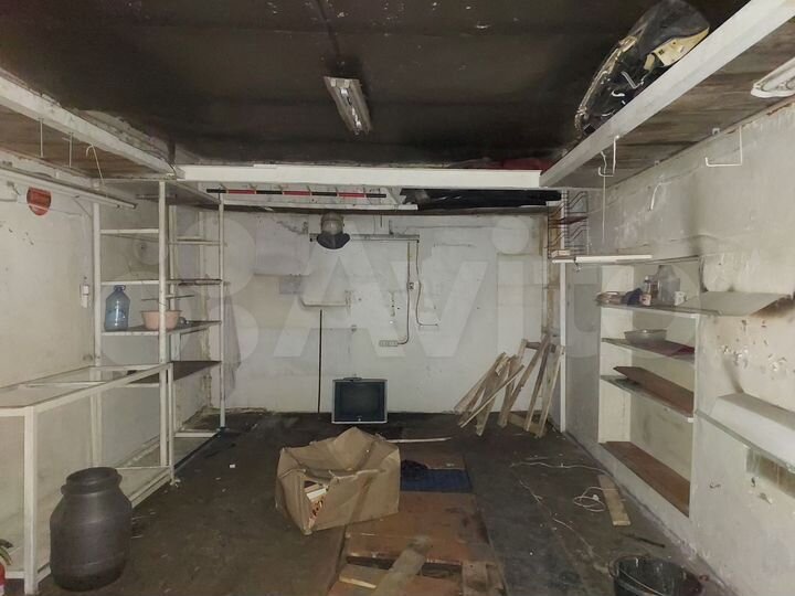 Гараж, > 30 м²