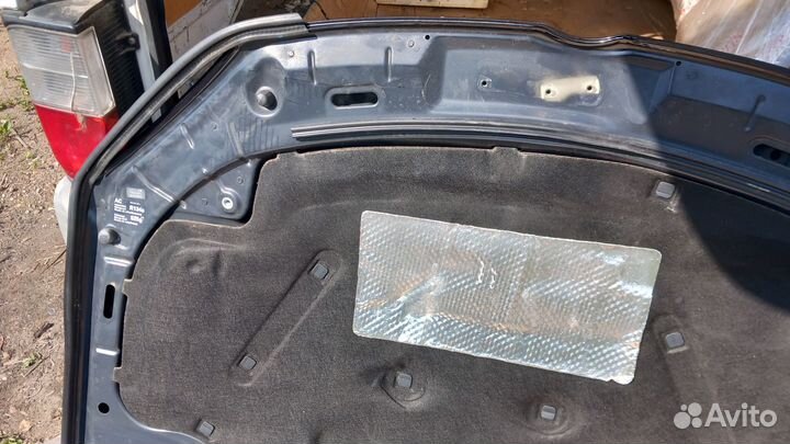 Volkswagen Golf 5 2003-2009г Jetta 05-11г капот