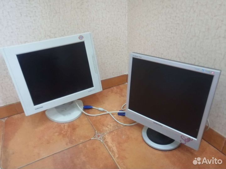 Монитор Samsung