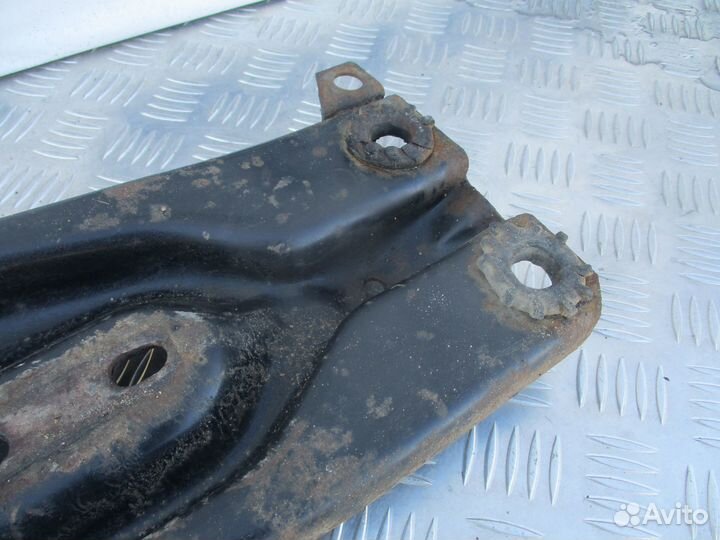 Балка передняя продольная Mazda Demio 2000г