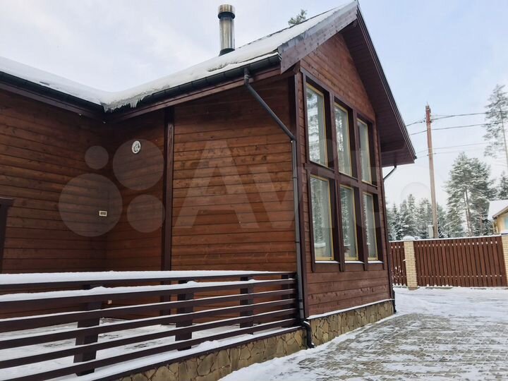 Коттедж 300 м² на участке 25 сот.