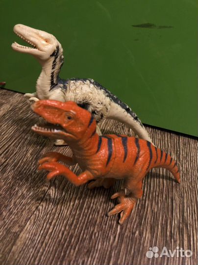 Набор динозавров (детские игрушки)