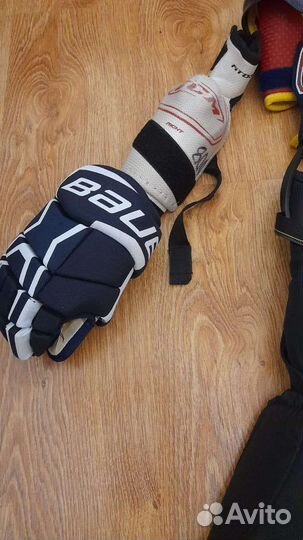 Детская хоккейная форма 7-8 лет и лыжные ботинки