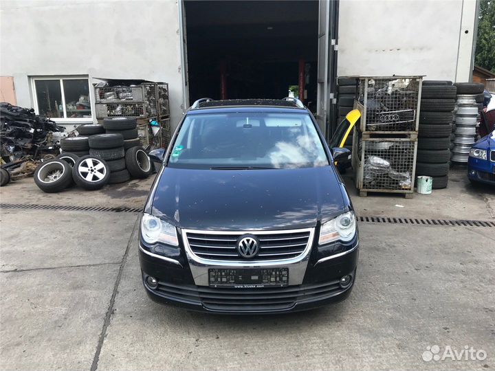Разбор на запчасти Volkswagen Touran
