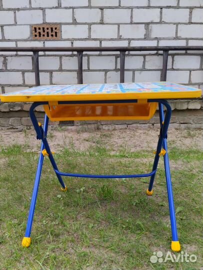 Детский столик