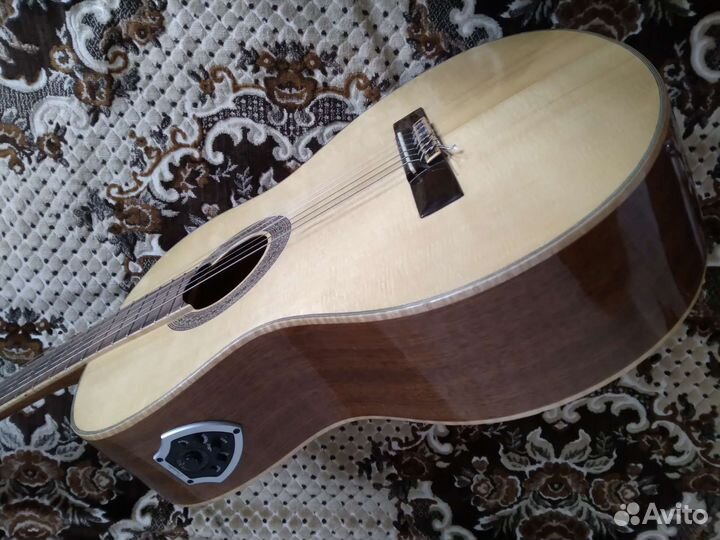 Две электроакустики crusader