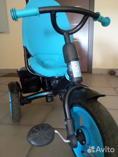 Детский трехколесный велосипед с управлением