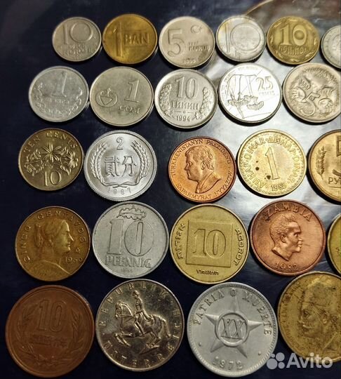 60 монет разные страны Все разные