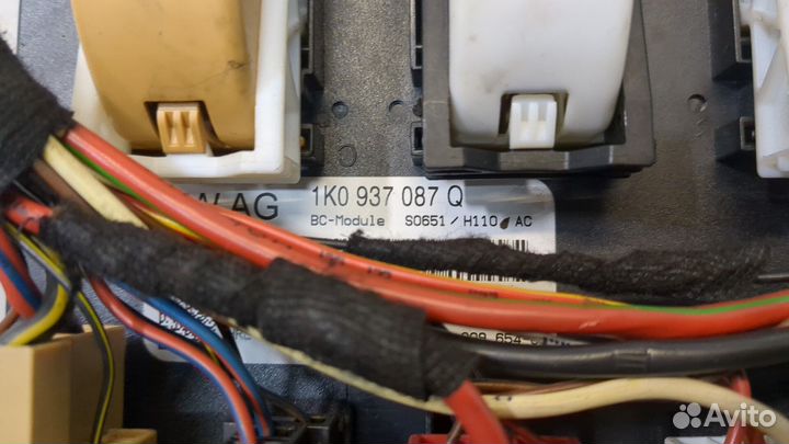 Блок управления бортовой сети Skoda Octavia (A5)