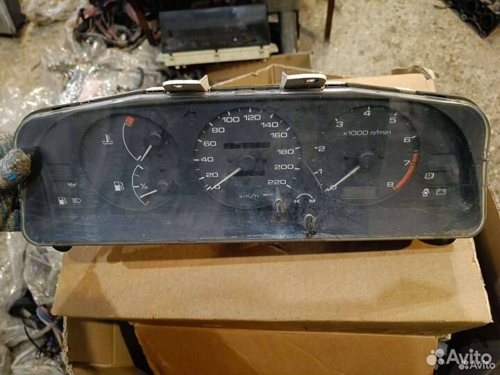 Панель приборов (щиток) Nissan Primera P10