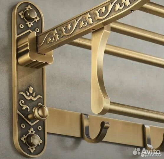 Полка для полотенец в ванну узоры под латунь