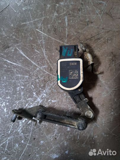 Датчик высоты передний правый BMW F01