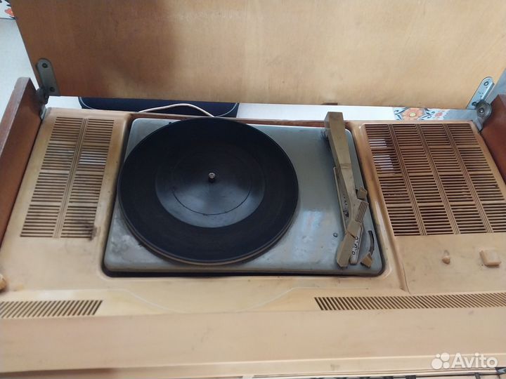 Продам радиолу Сириус 309