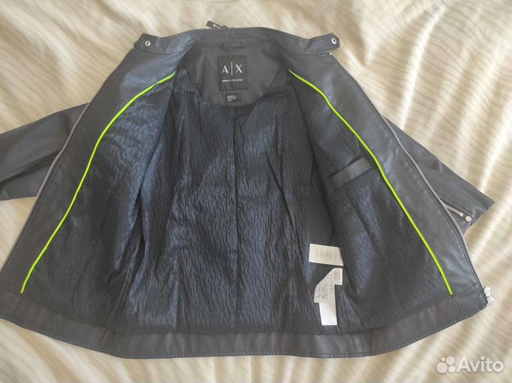 Куртка Armani Армани новая 46-48 демисезон