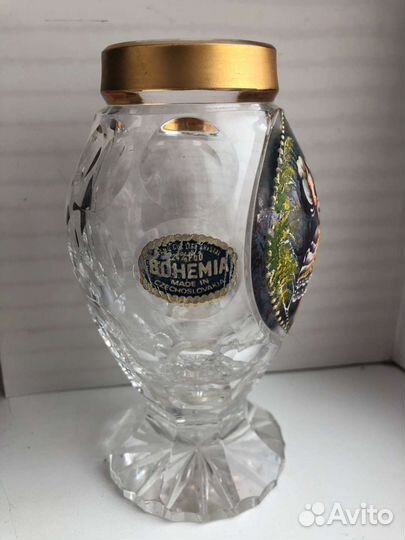 Шикарные старинные вазы из хрусталя