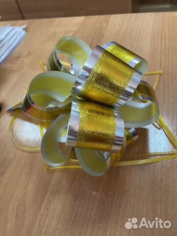 Бант для украшения подарков