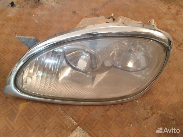 Фары волга 31105