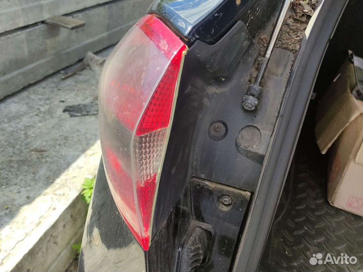 Фонарь задний левый Ford kuga 1