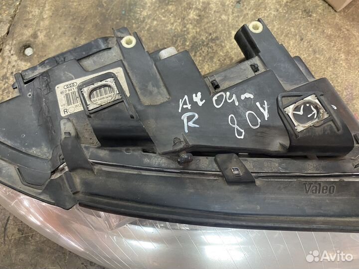 Фара правая Audi A4(8E) 01-05 галоген