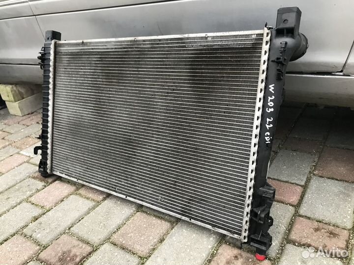 Радиатор основной на Mercedes W203 C-Class
