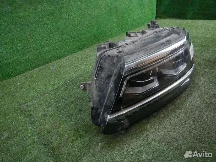 Фара левая Volkswagen Tiguan
