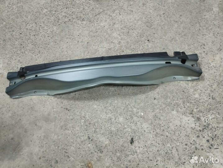 Задний Усилитель бампера Вольво хс70 2012г