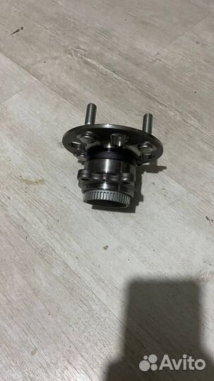 Ступица в сборе задняя hyundai solaris IJ113043